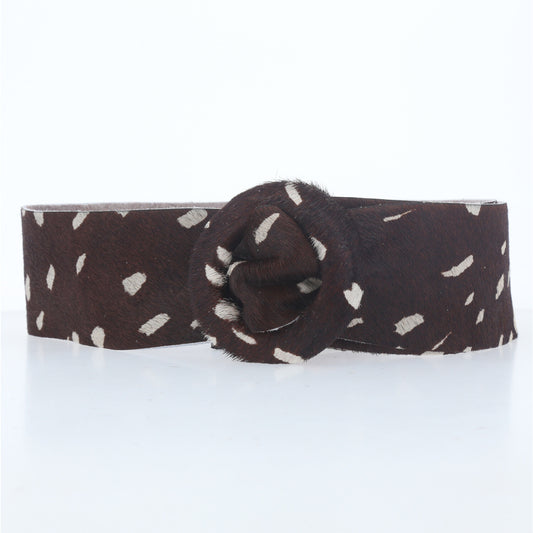 Cinto Faixa de Couro Estilo Animal Print com Fivela Encapada Marrom