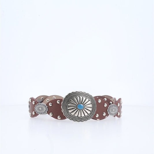 Cinto Feminino de Couro com Fivela Western Metalizada e Aplicações Marrom