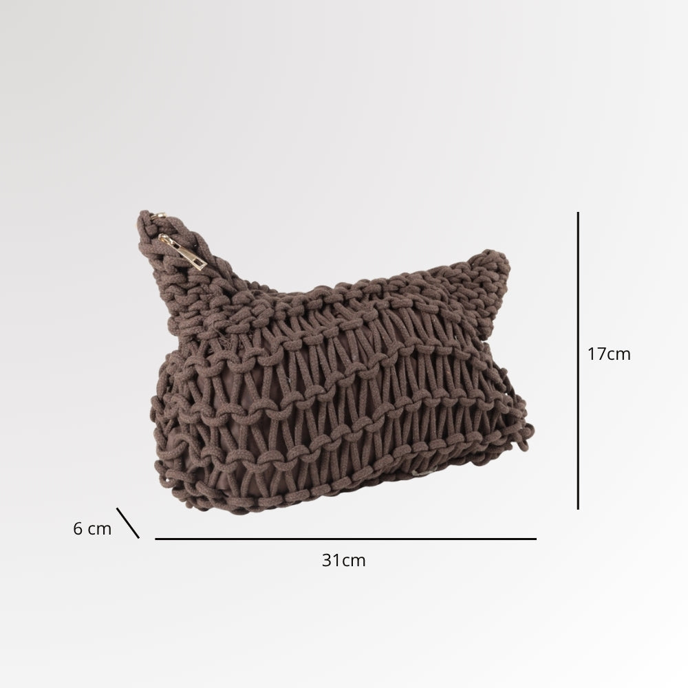 Bolsa Meia Lua em Ráfia com Design Trançado Marrom