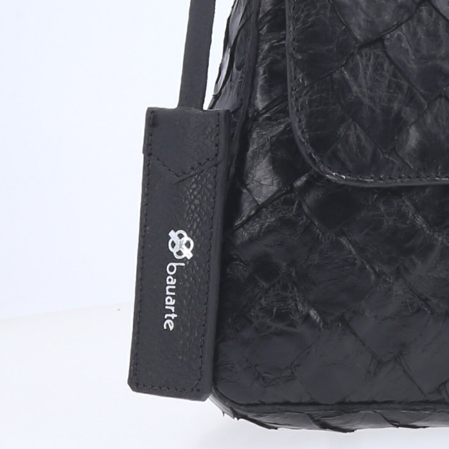 Bolsa Shoulder em Couro de Pirarucu com Alça Fixa Preto