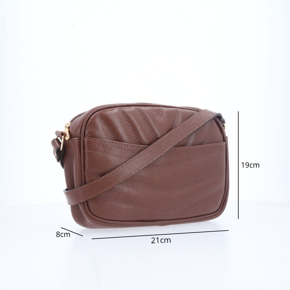 Bolsa Feminina de Couro Tiracolo – Pequena com Textura Matelassê Marrom