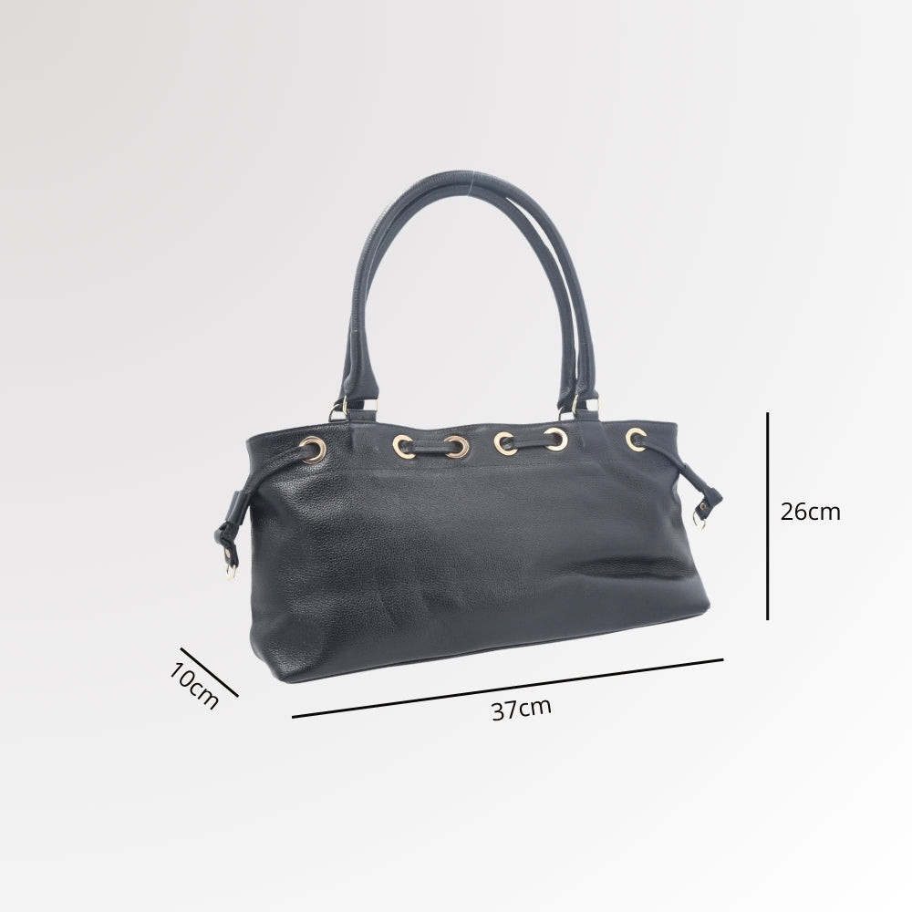 Bolsa de Ombro em Couro com Detalhe em Cordão e Ilhós Preto