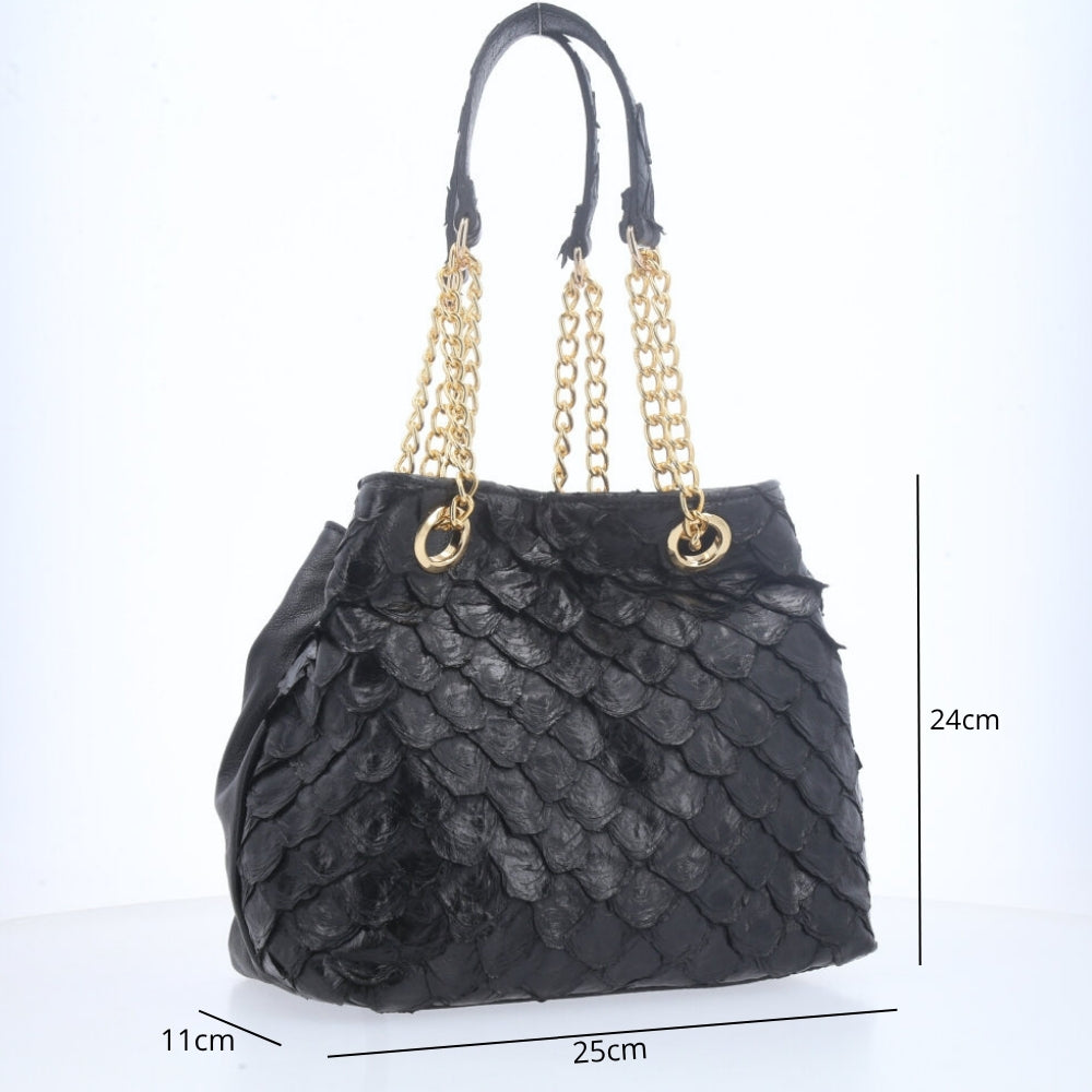 Bolsa de Couro Pirarucu com Alça Metal Dourada Preto