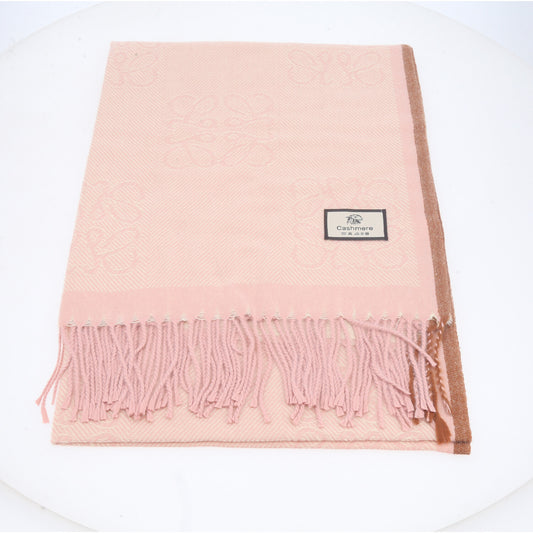 Cachecol com Estampa Boho e Acabamento em Franjas Rosa