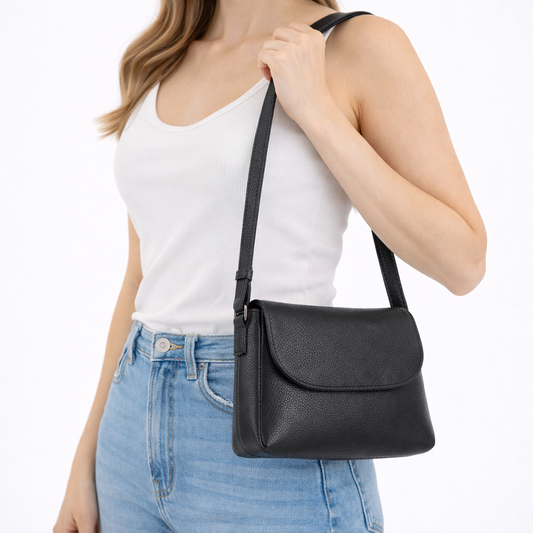 Bolsa Feminina de Couro com Alça Transversal Preto