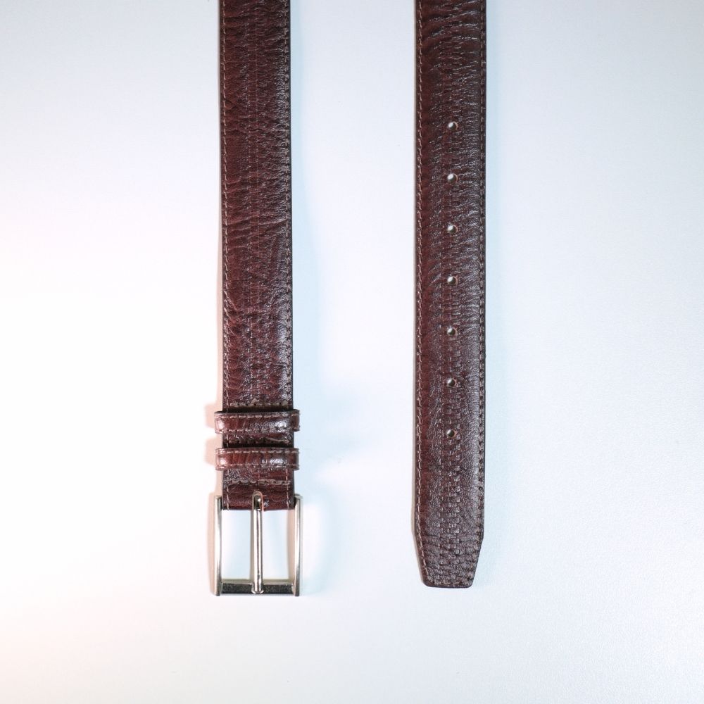 Cinto Masculino em Couro Texturizado com Fivela de Metal  Marrom
