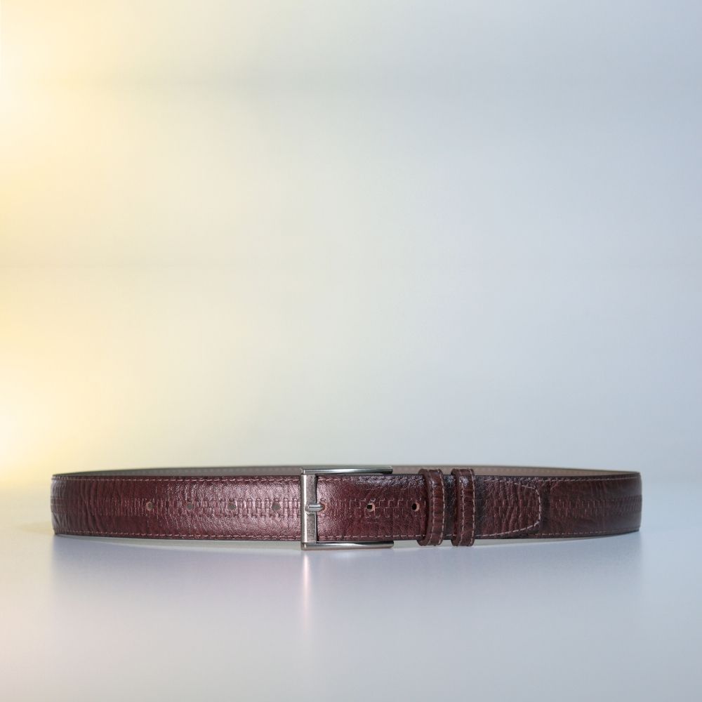 Cinto Masculino em Couro Texturizado com Fivela de Metal  Marrom
