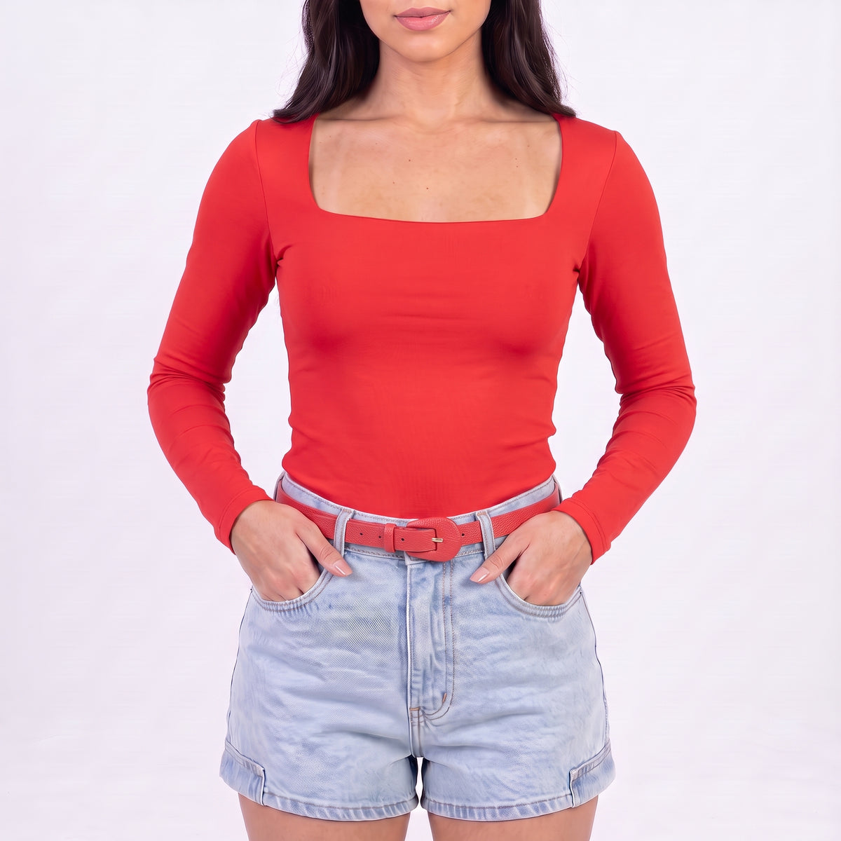 Cinto Feminino de Couro com Fivela Encapada Oval Vermelho