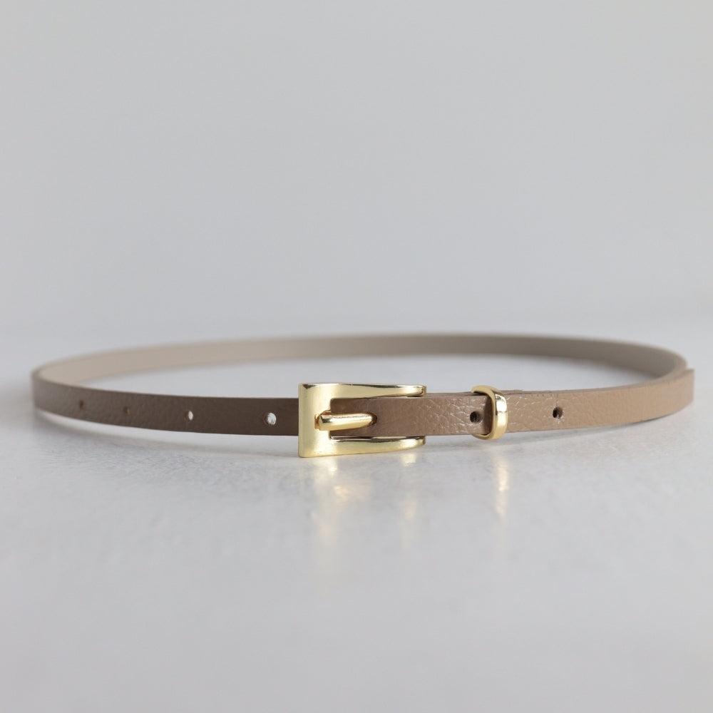 Cinto Feminino de Couro com Fivela Metalizada Dourada Bege