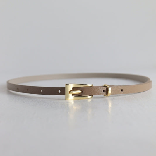 Cinto Feminino de Couro com Fivela Metalizada Dourada Bege