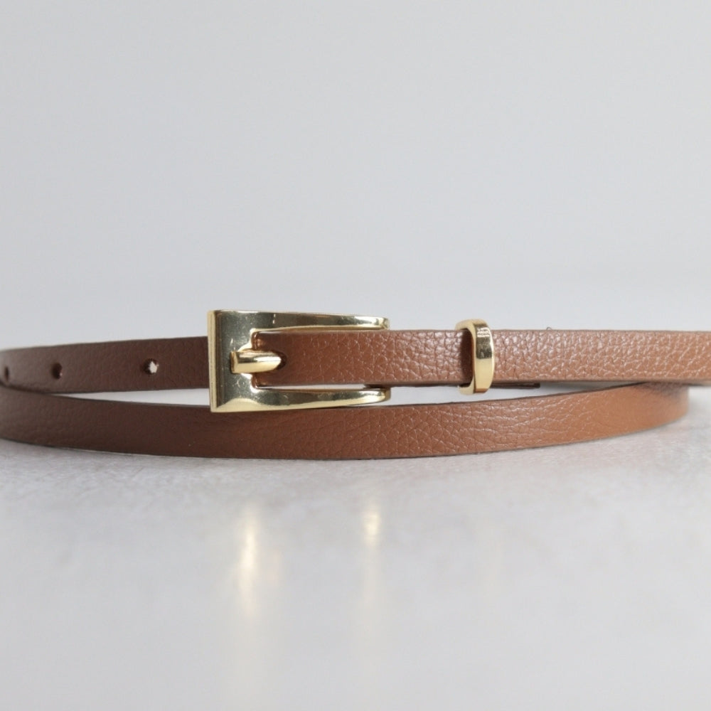 Cinto Feminino de Couro com Fivela Metalizada Dourada Caramelo