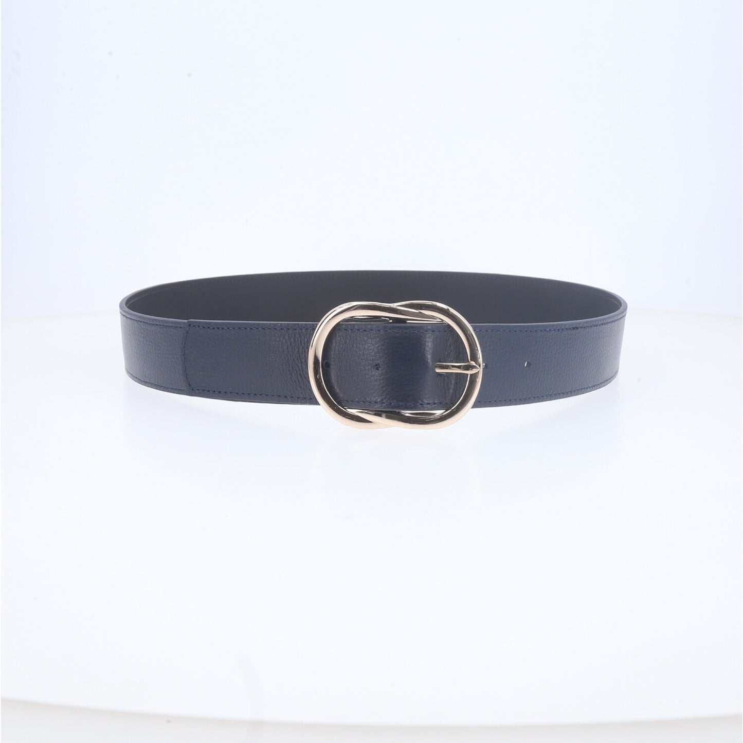 Cinto Feminino de Couro com Fivela em Design Torcido Azul escuro