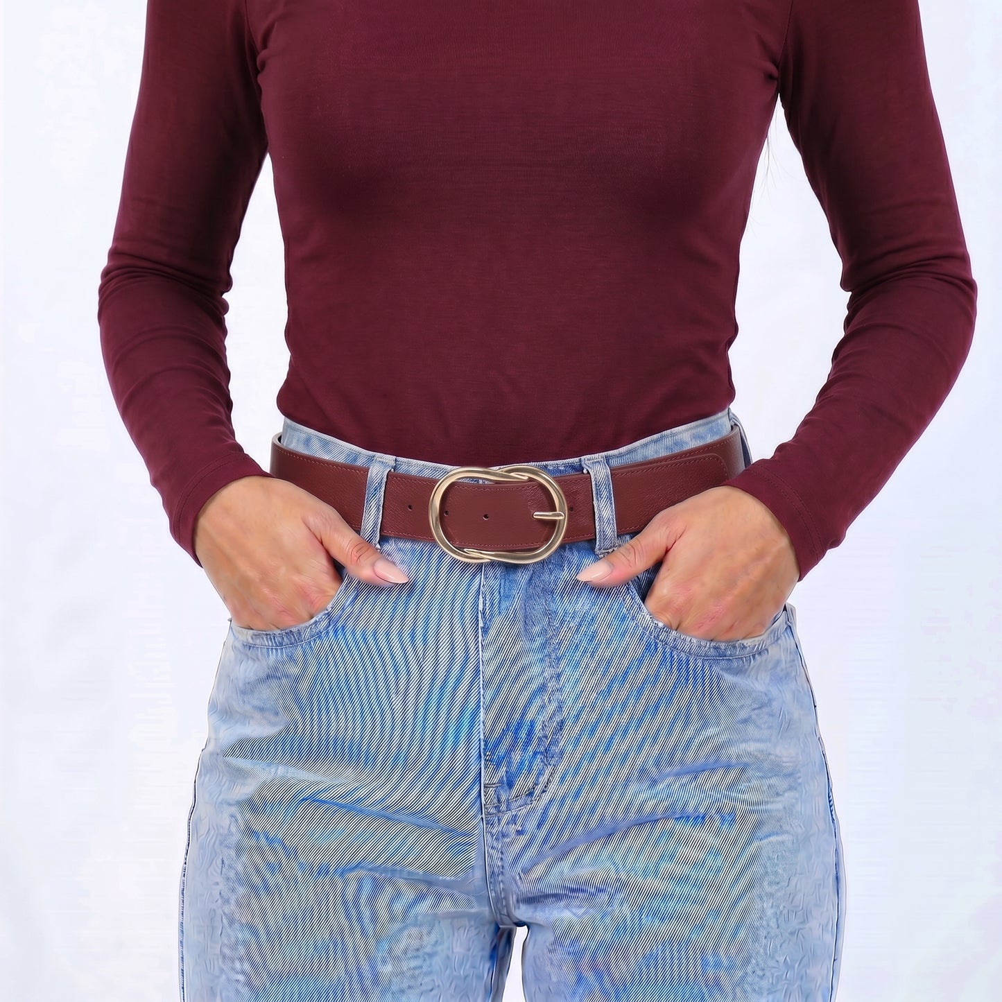 Cinto Feminino de Couro com Fivela em Design Torcido Vinho