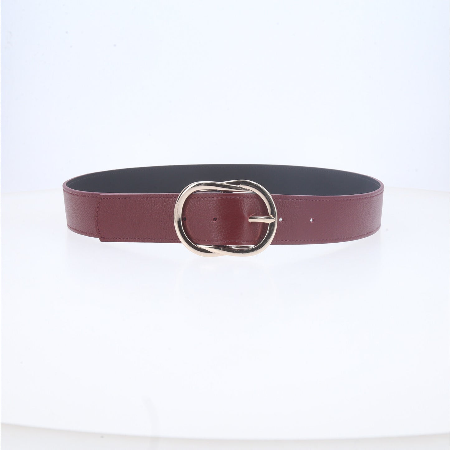 Cinto Feminino de Couro com Fivela em Design Torcido Vinho