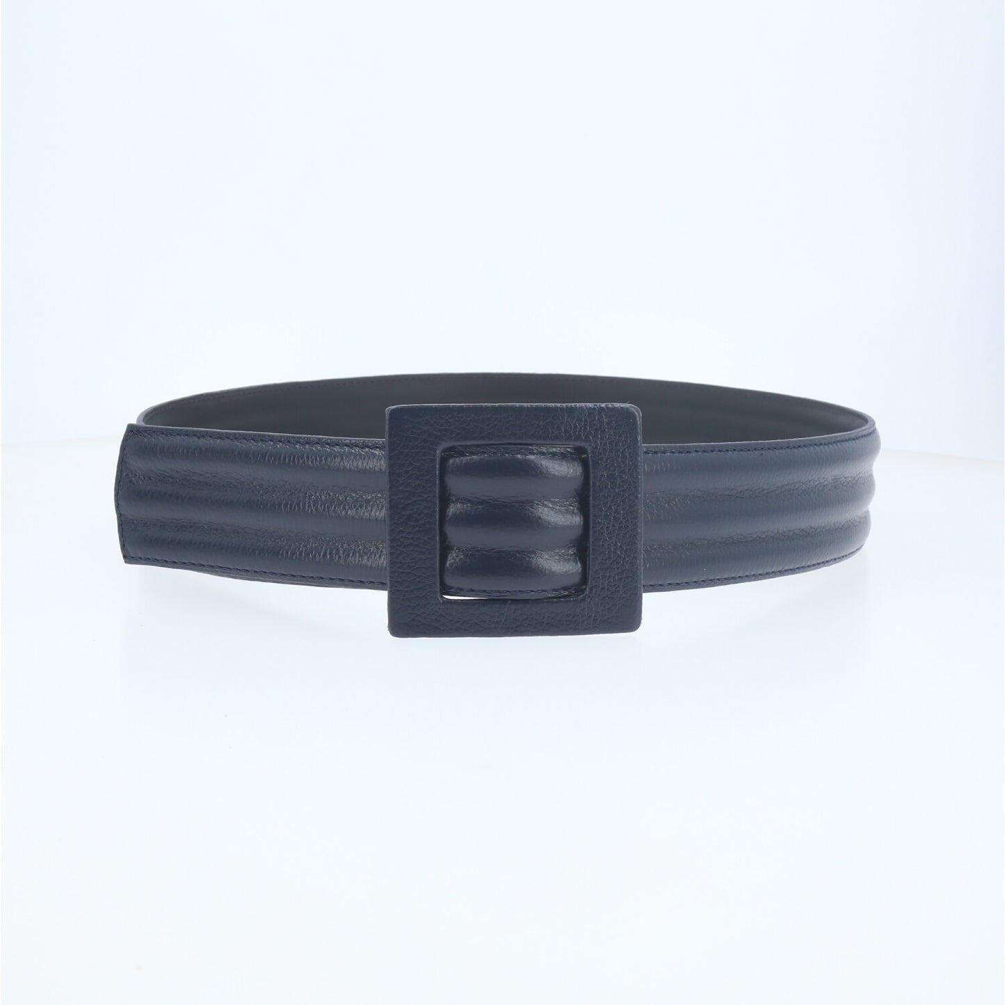 Cinto em Couro com Fivela Encapada Azul escuro