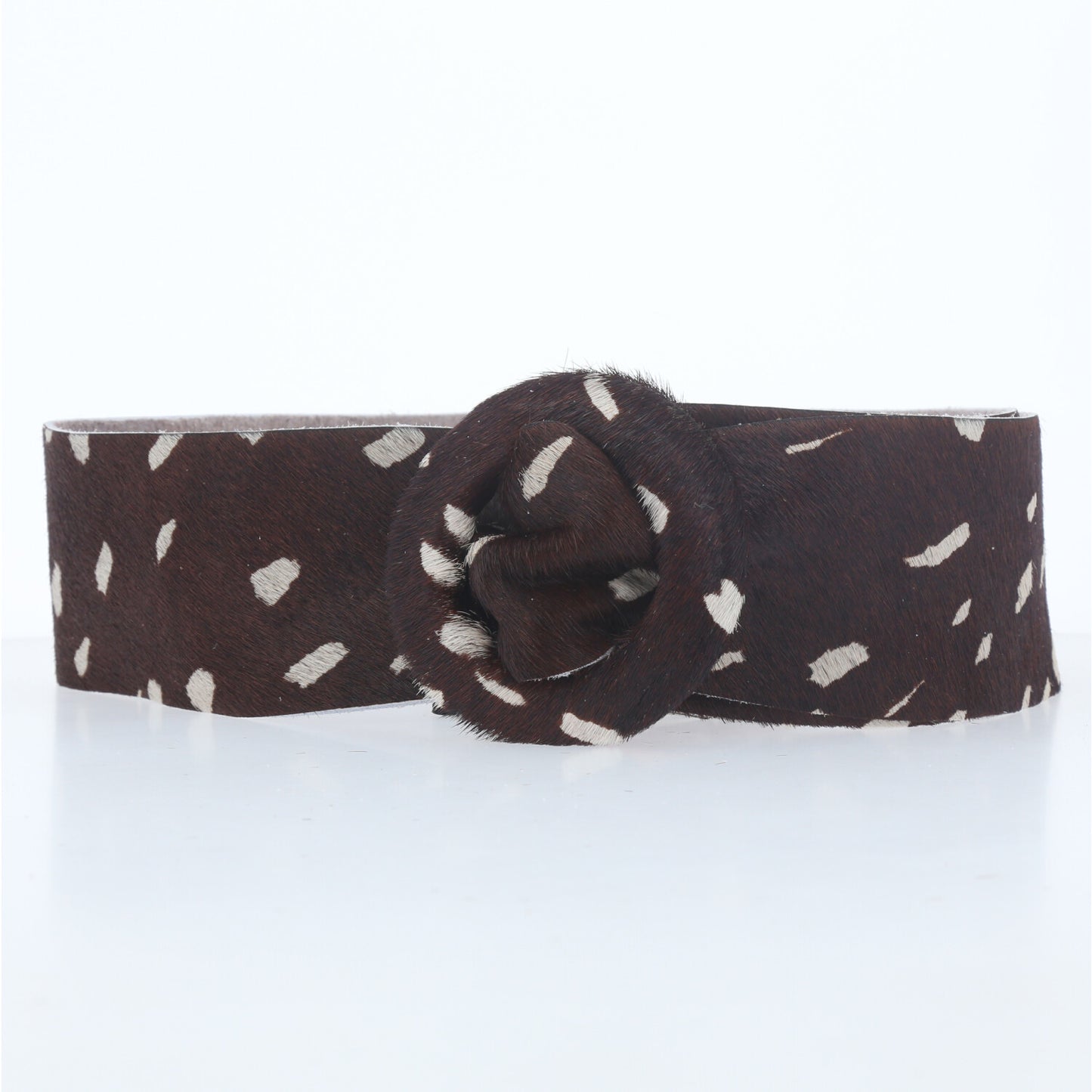 Cinto Faixa de Couro Estilo Animal Print com Fivela Encapada Marrom