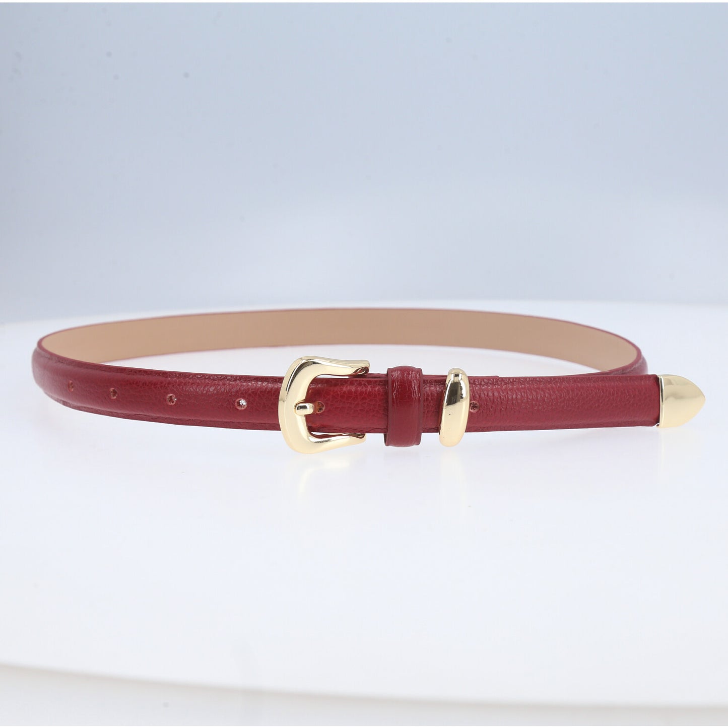 Cinto Feminino de Couro Abaulado com Fivela Dourada Vermelho