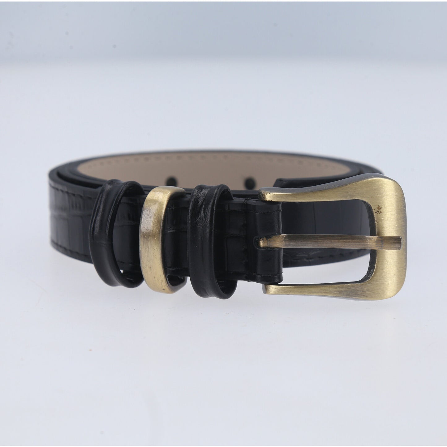 Cinto em Couro com Fivela Metalizada Preto