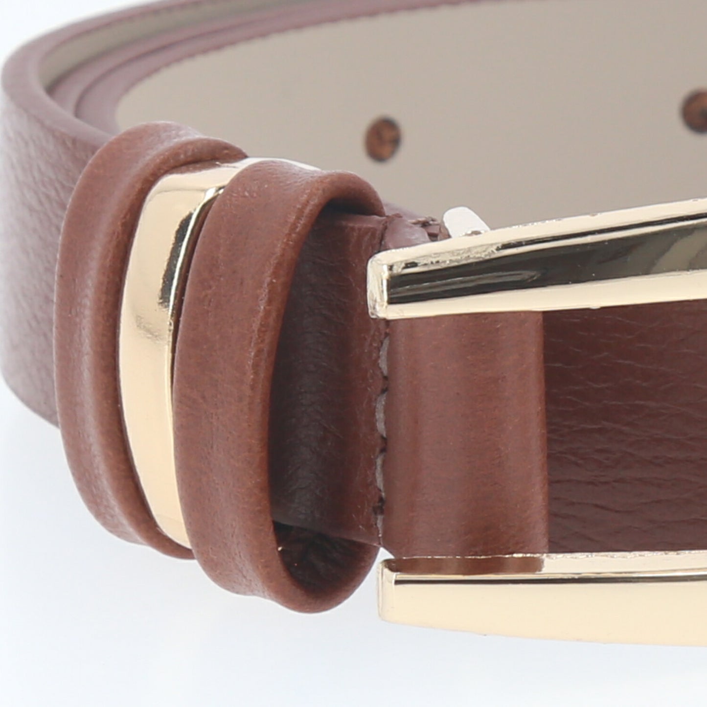 Cinto de Couro Elegante com Fivela Dourada Marrom