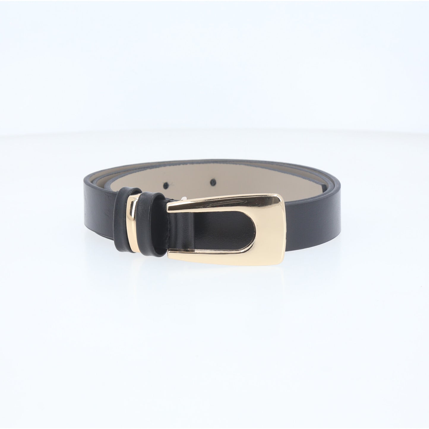 Cinto de Couro Elegante com Fivela Dourada Preto