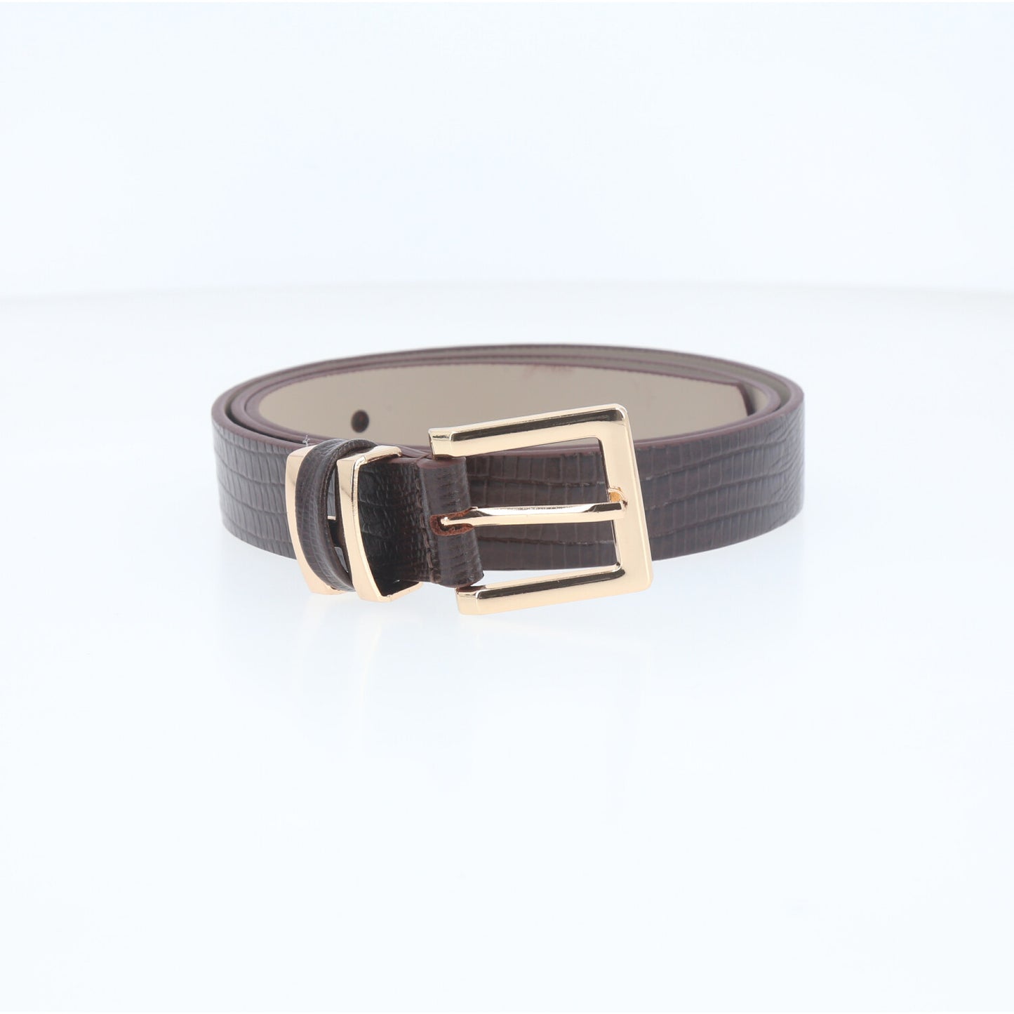 Cinto de Couro Croco com Fivela Dourada Clássica Marrom escuro