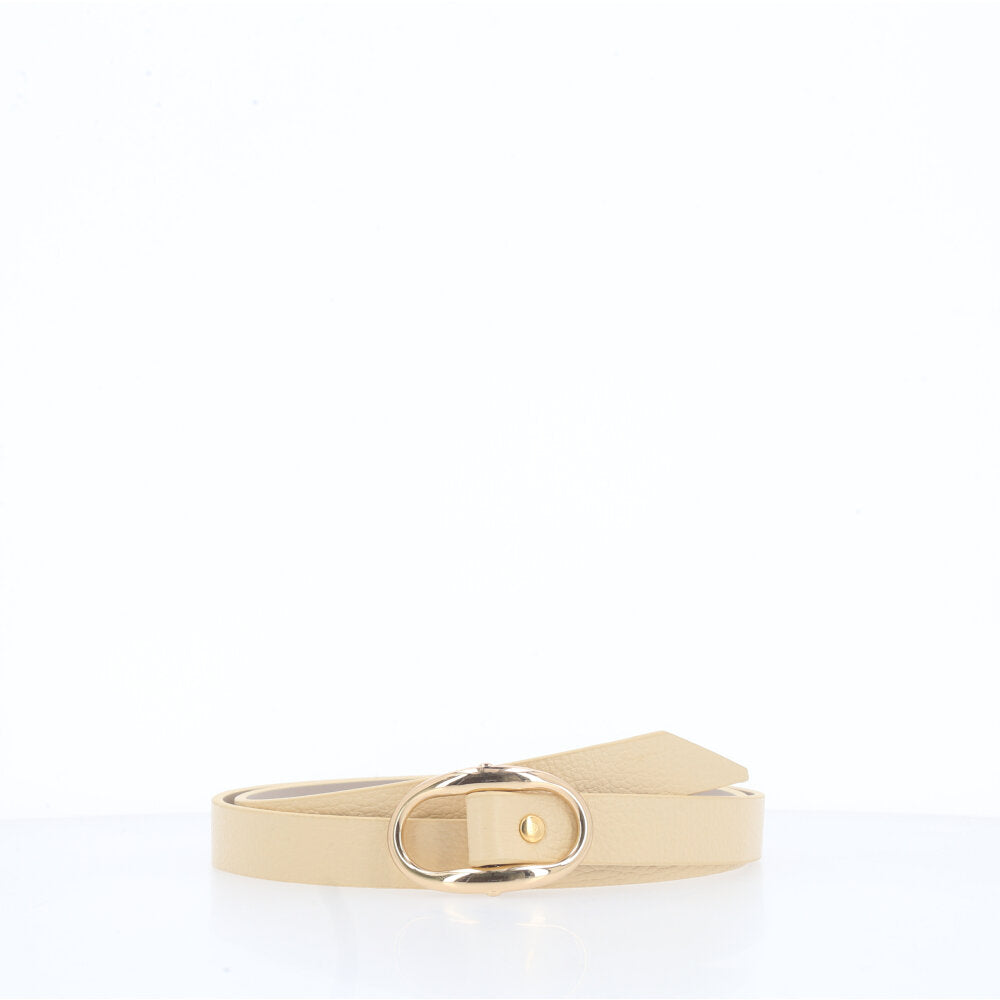 Cinto de Couro com Fivela de Metal Amarelo