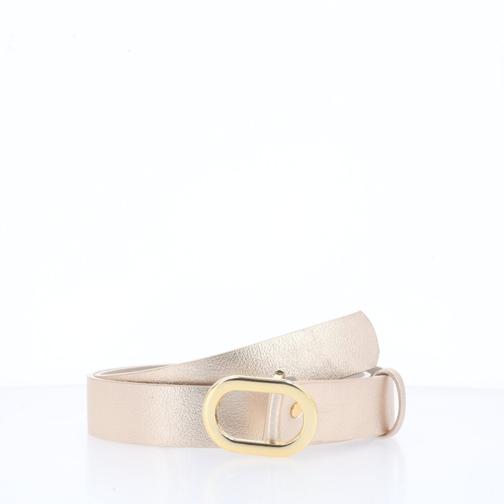Cinto em Couro Metalizado com Fivela Oval Metálica Ouro claro