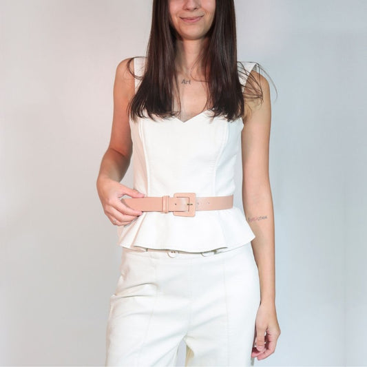 Cinto Feminino de Couro com Fivela Quadrada Encapada Bege