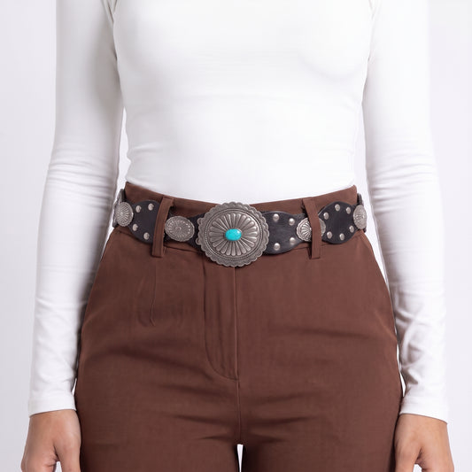 Cinto Feminino de Couro com Fivela Western Metalizada e Aplicações  Preto