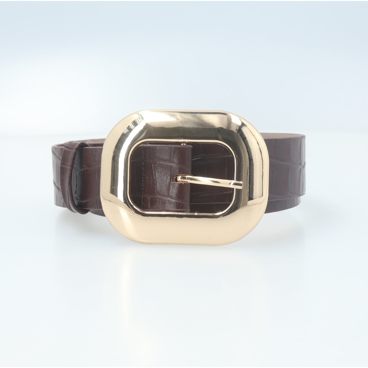 Cinto Feminino em Couro Croco com Fivela Metalizada Dourada Marrom