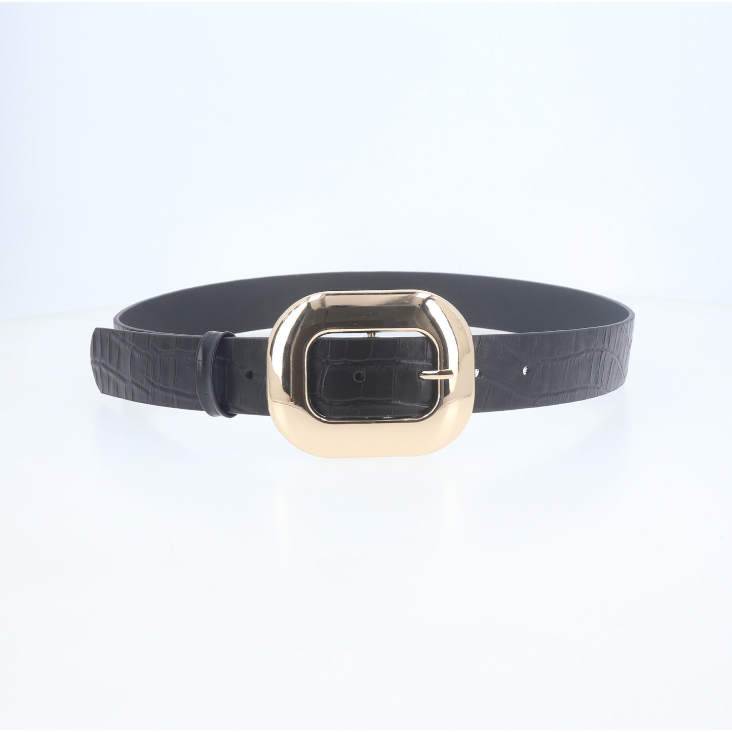 Cinto Feminino em Couro Croco com Fivela Metalizada Dourada Preto