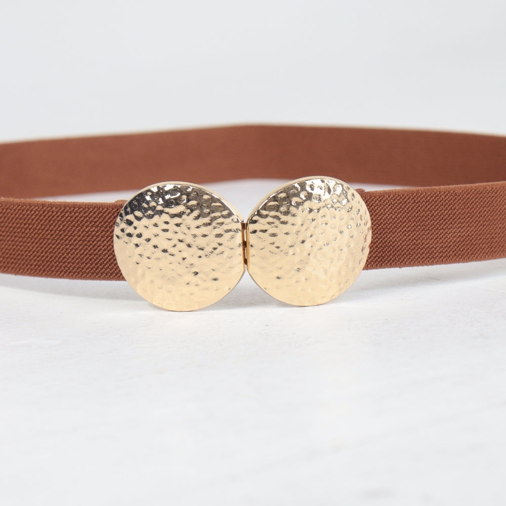 Cinto de Elástico com Fivela de Metal em Design Materlado  Caramelo