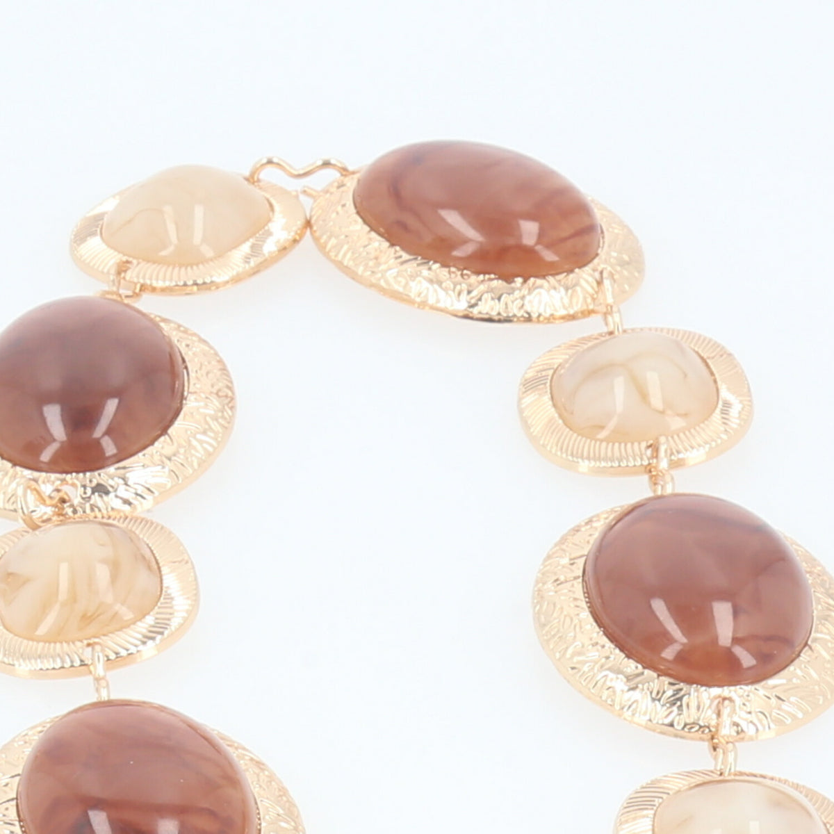 Cinto de Corrente Metalizada com Madrepérola Caramelo