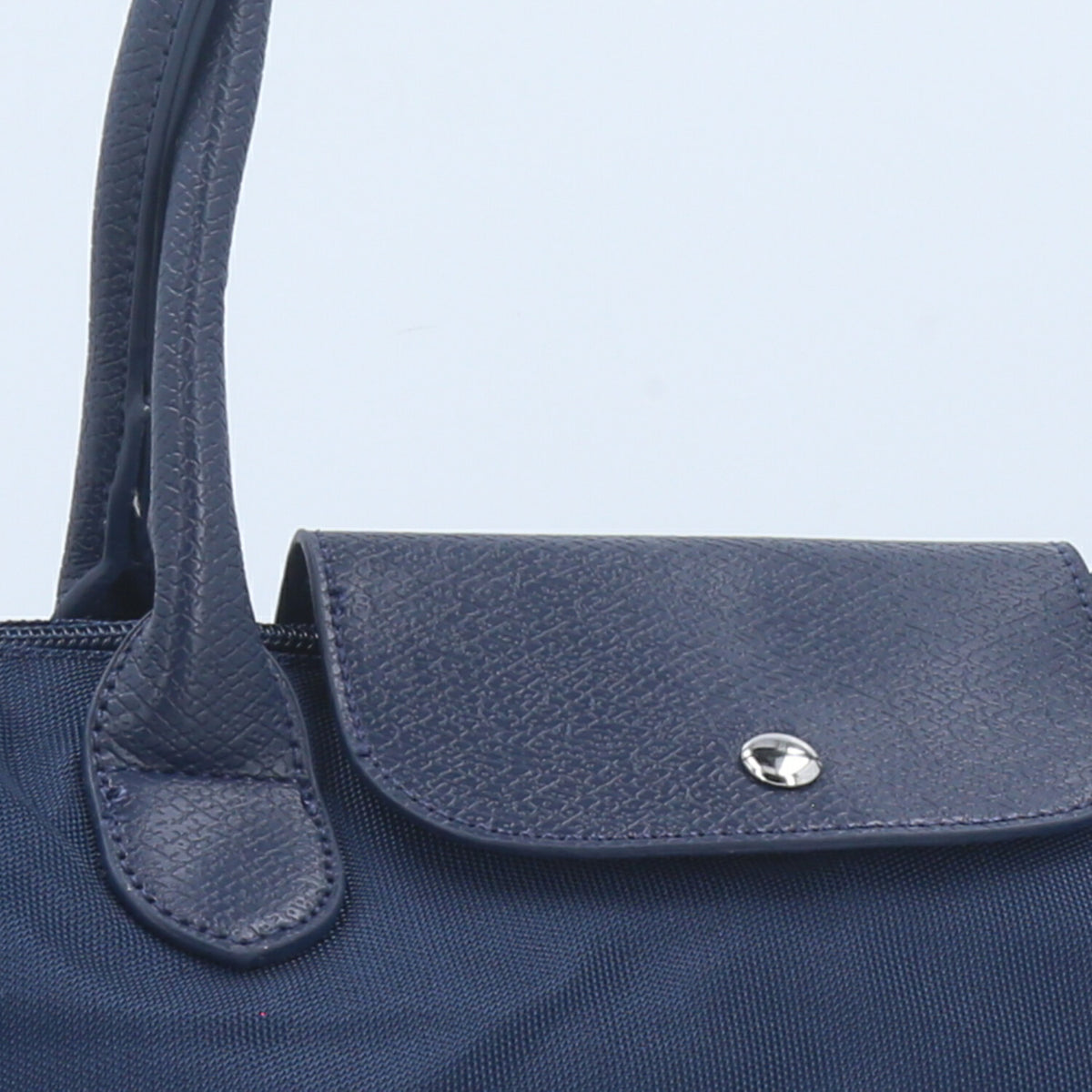 Bolsa Grande em Nylon com Divisões Internas  Azul escuro