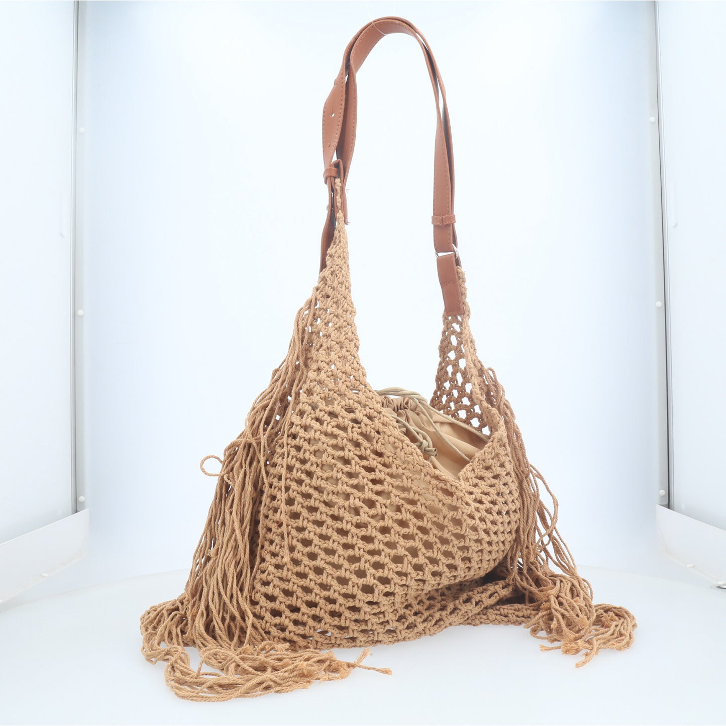 Bolsa Grande em Crochê com Detalhe em Franjas  Caramelo