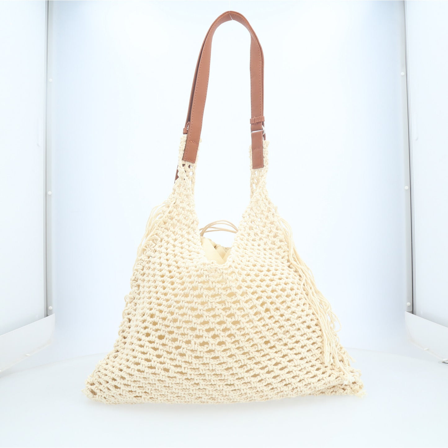 Bolsa Grande em Crochê com Detalhe em Franjas  Marfim