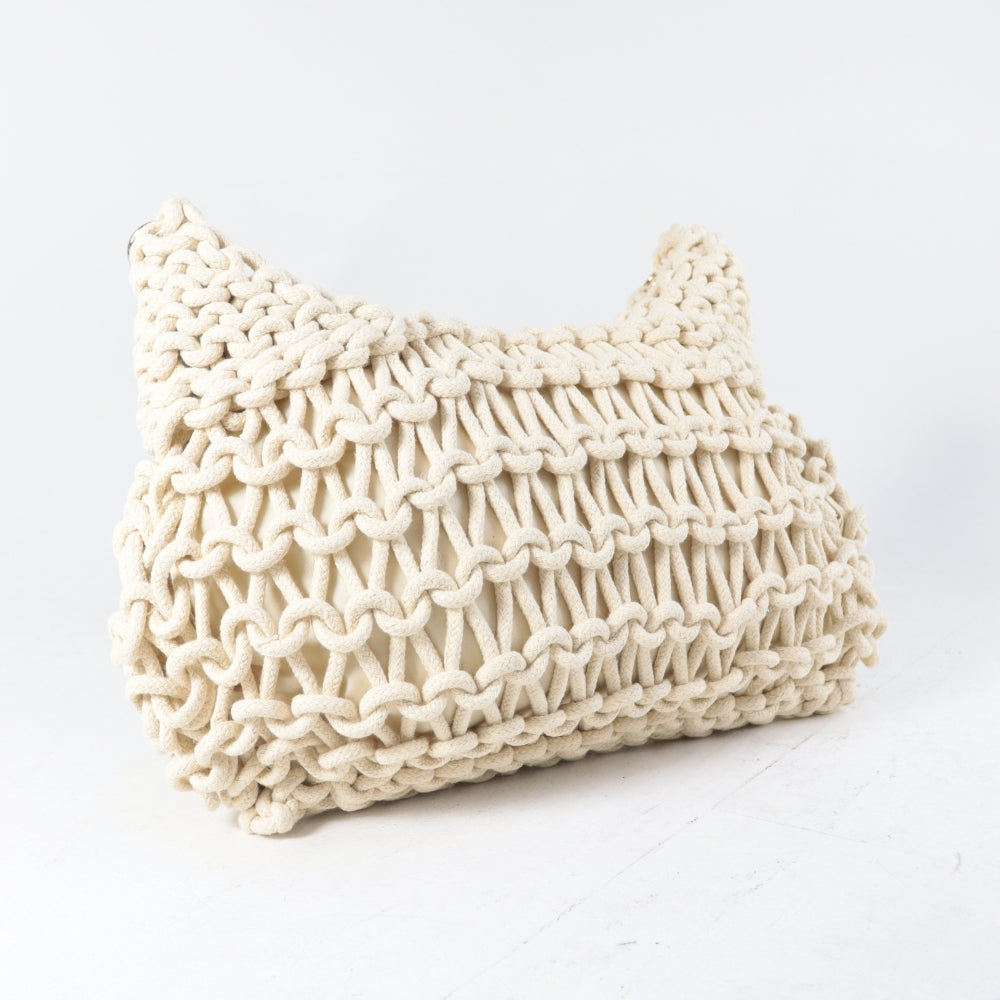 Bolsa Meia Lua em Ráfia com Design Trançado Bege