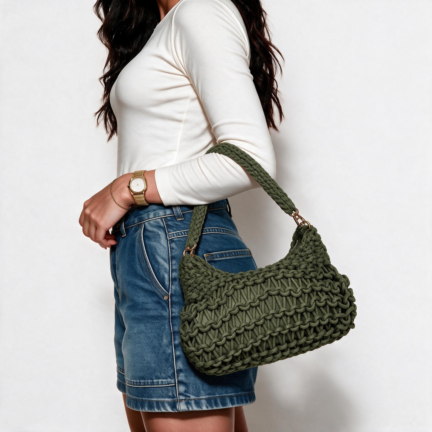 Bolsa Meia Lua em Ráfia com Design Trançado Verde