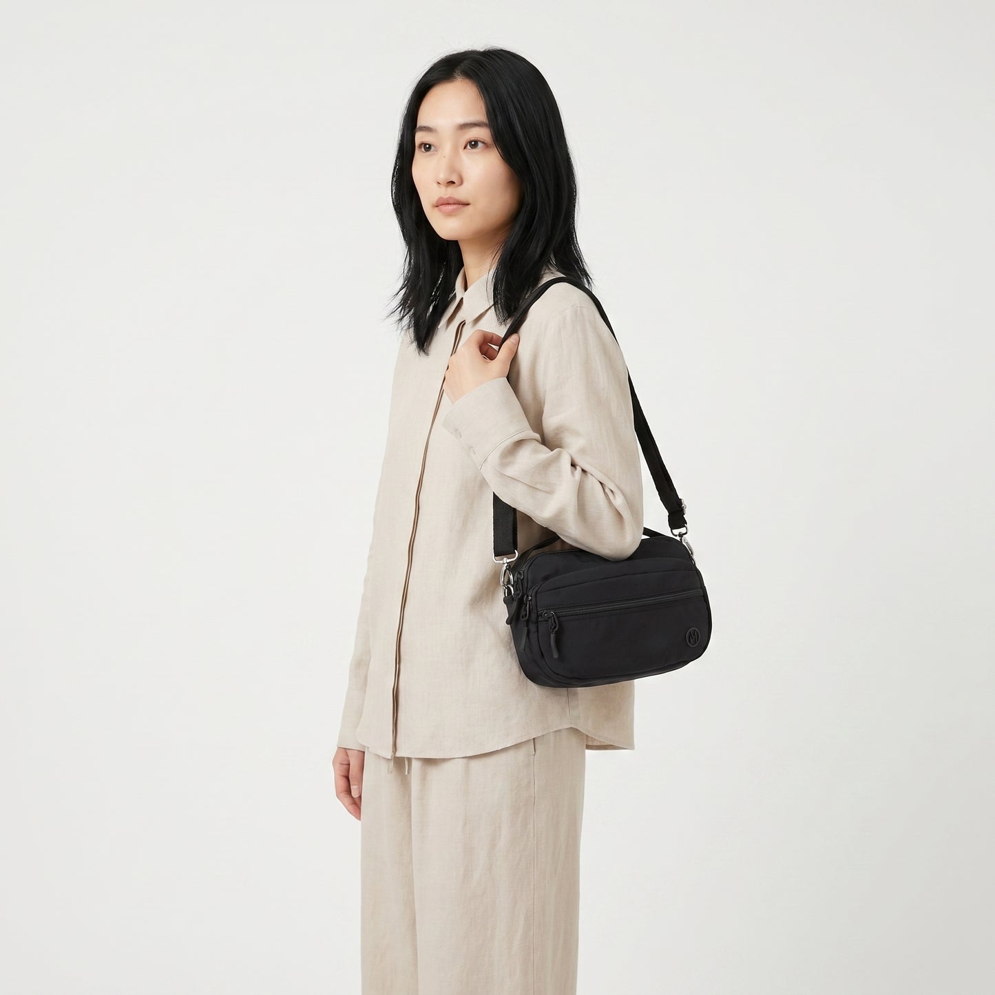 Bolsa Feminina Transversal em Nylon com Alça Regulável Preto