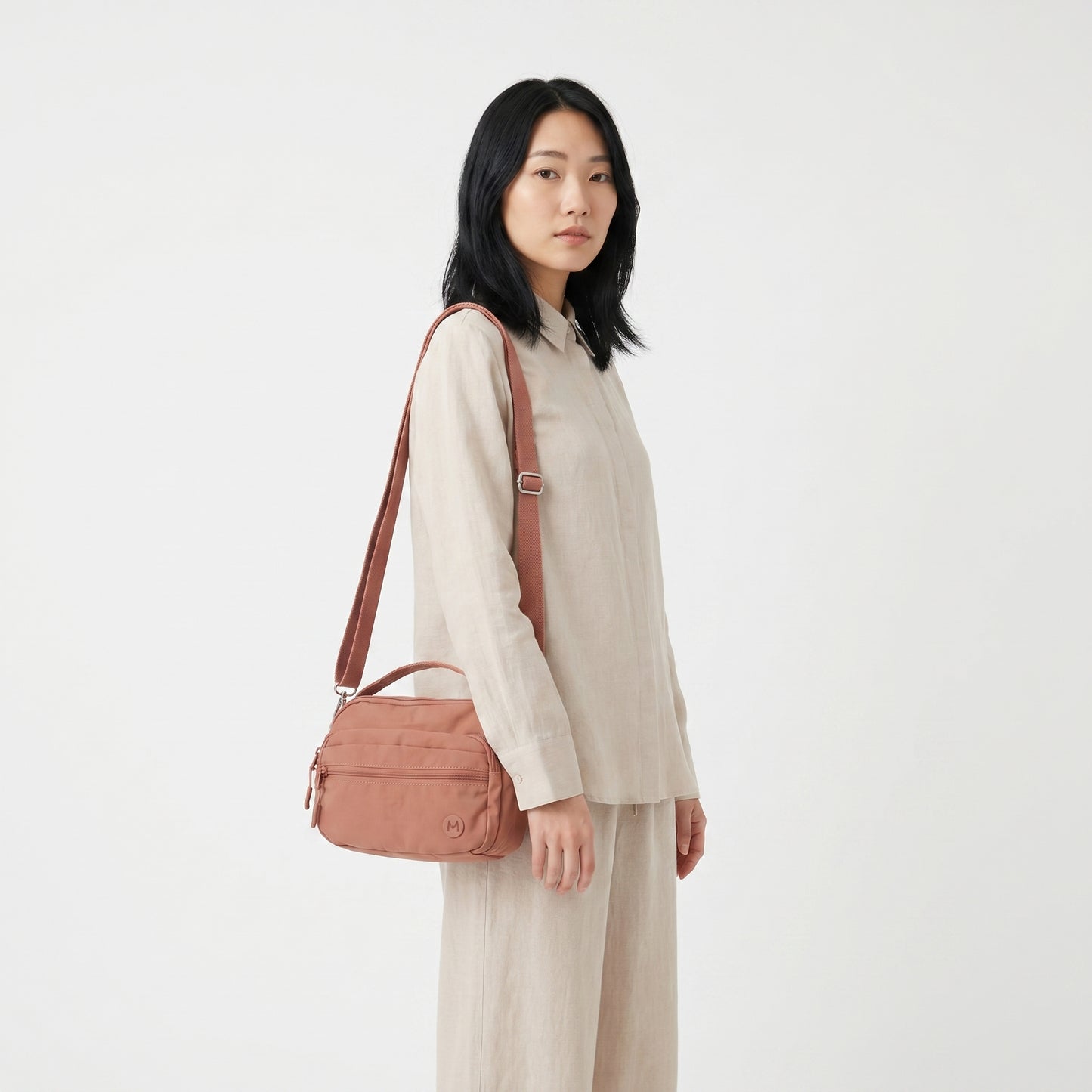 Bolsa Feminina Transversal em Nylon com Alça Regulável Rose