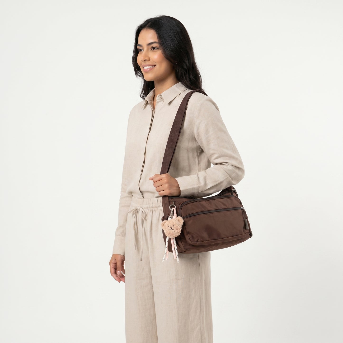 Bolsa Feminina Nylon Transversal com Bolsos e Zíper Marrom