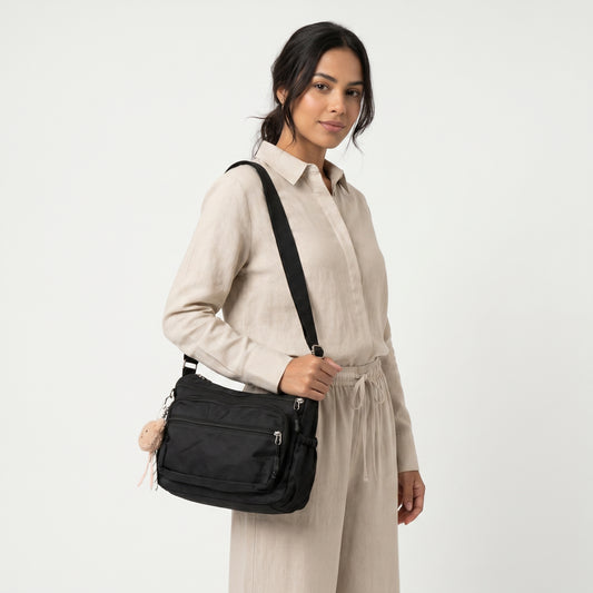 Bolsa Feminina Nylon Transversal com Bolsos e Zíper Preto