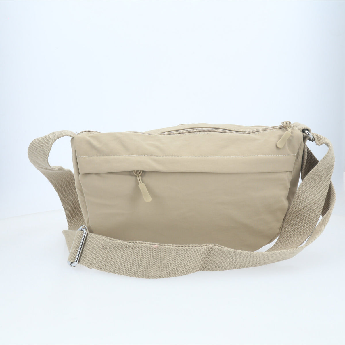 Bolsa Transversal Estilo Pochete em Nylon Bege