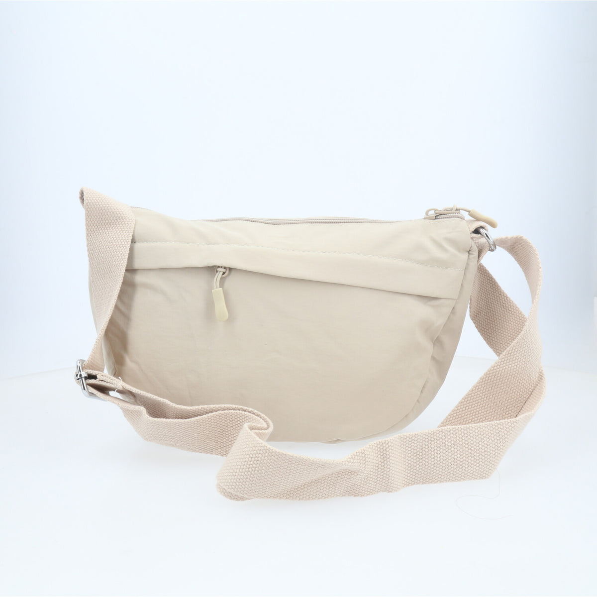 Bolsa Transversal Estilo Pochete em Nylon Marfim