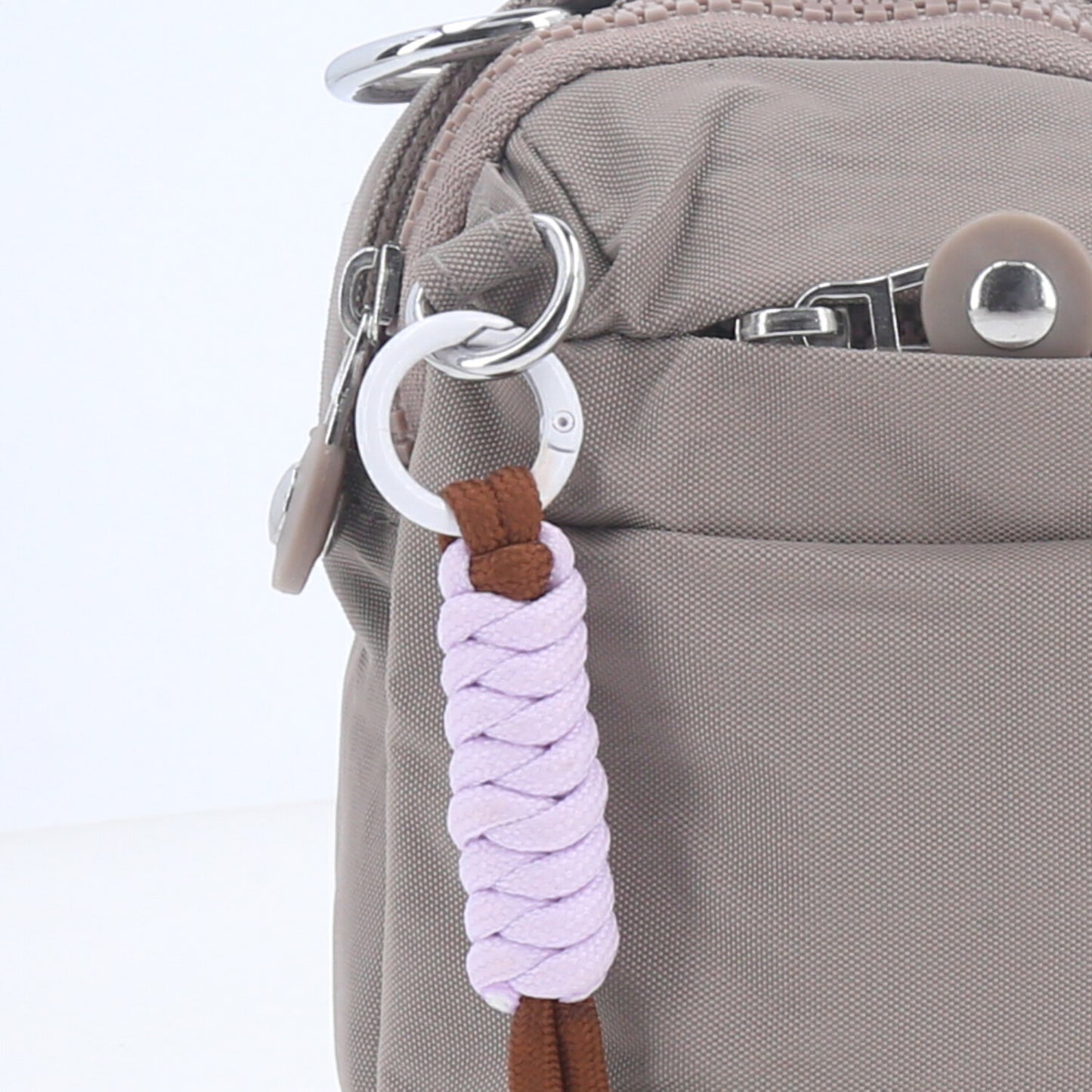 Bolsa Transversal Feminina em Nylon com Múltiplos Bolsos Bege escuro
