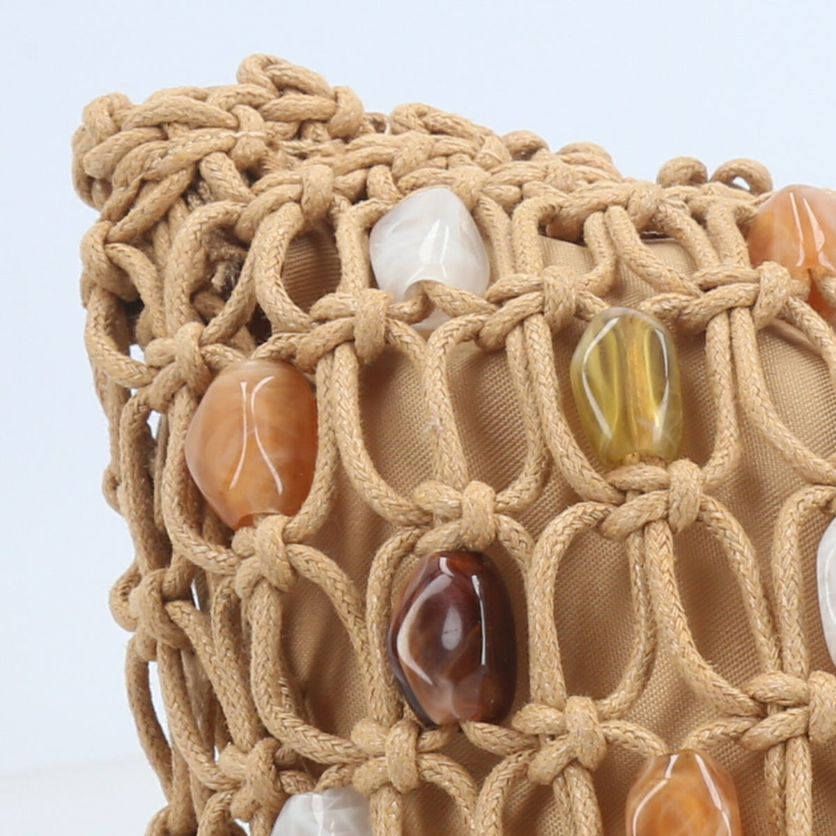 Bolsa em Crochê com Aplique de Madrepérolas Bege
