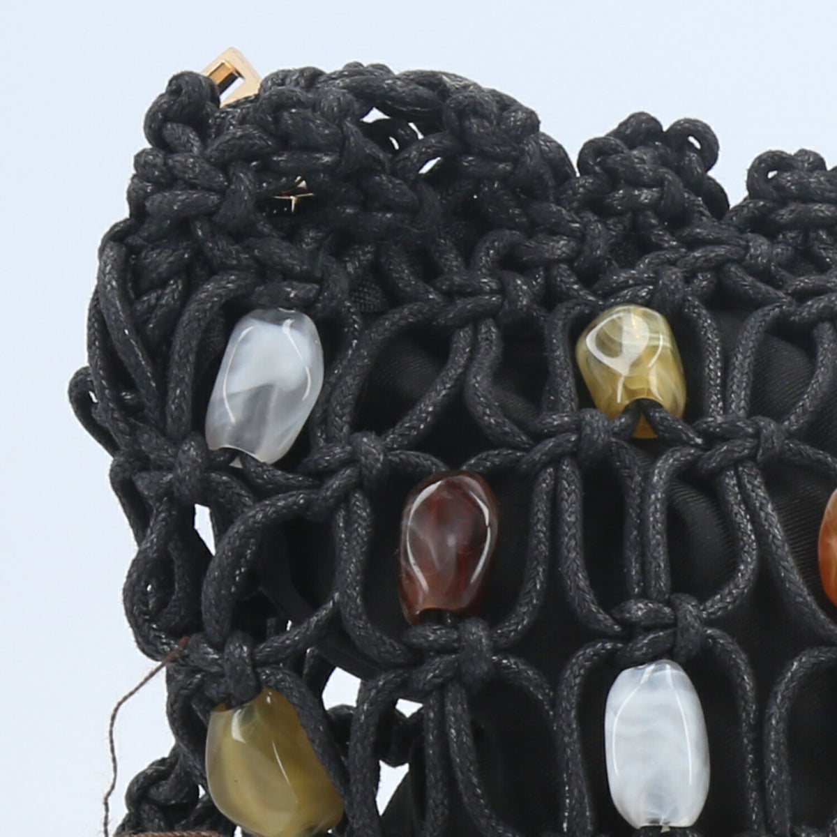 Bolsa em Crochê com Aplique de Madrepérolas Preto