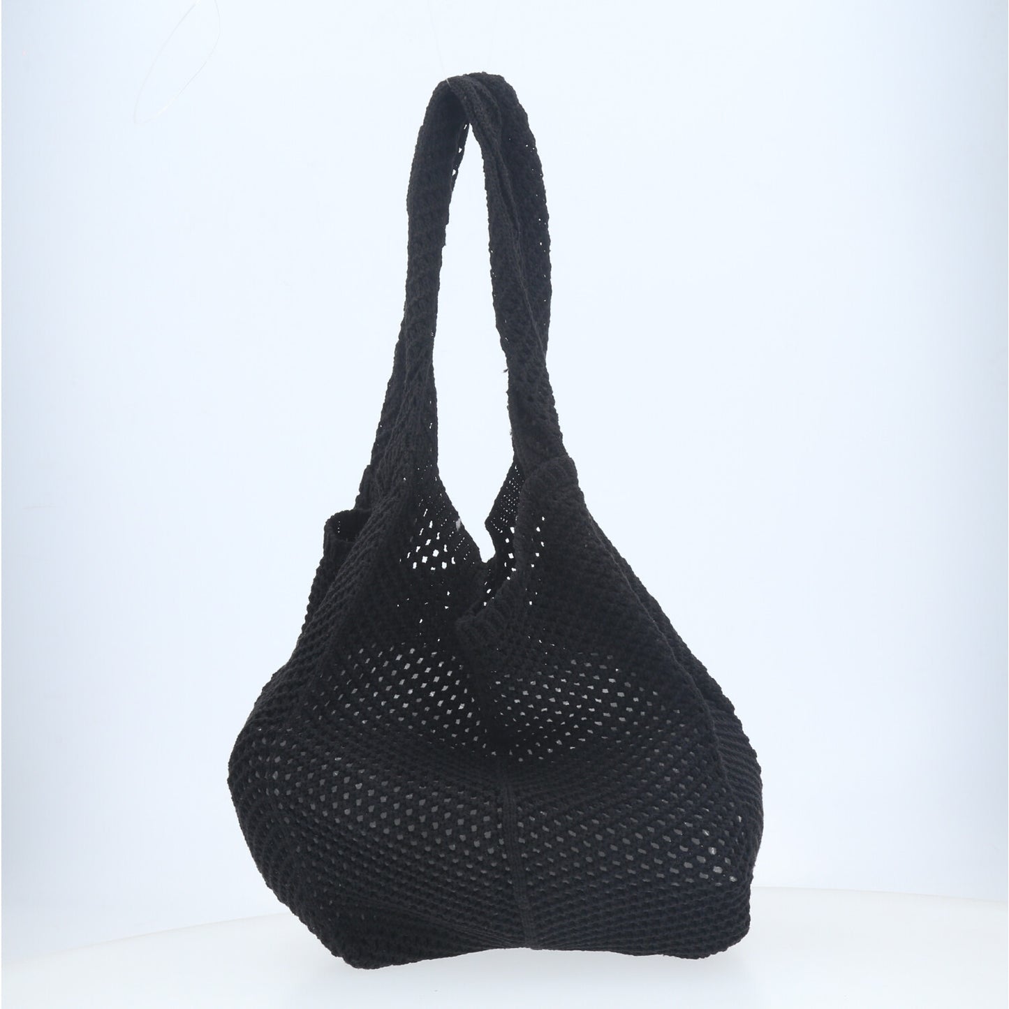 Bolsa Verão em Crochê com Acabamento Trançado Preto