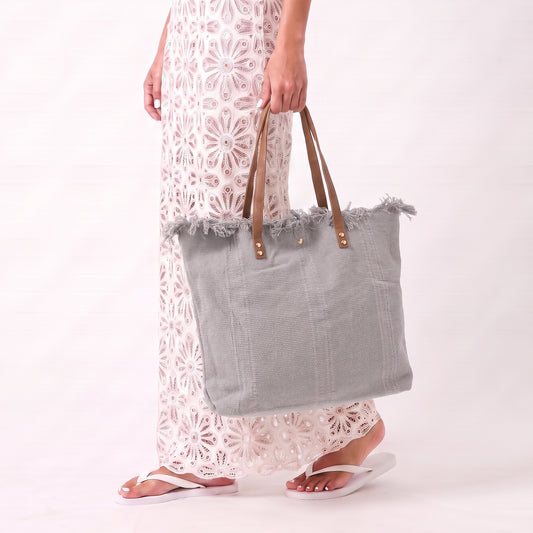 Bolsa Tote em Tecido com Franjas na Borda Superior Cinza