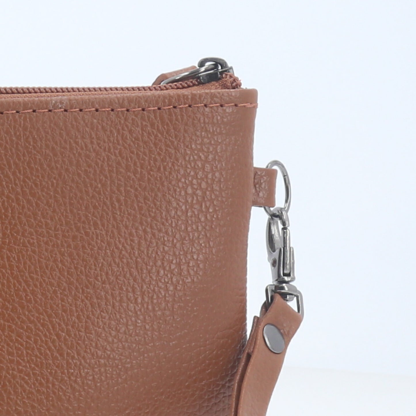 Bolsa Transversal em Couro que Converte em Carteira Caramelo